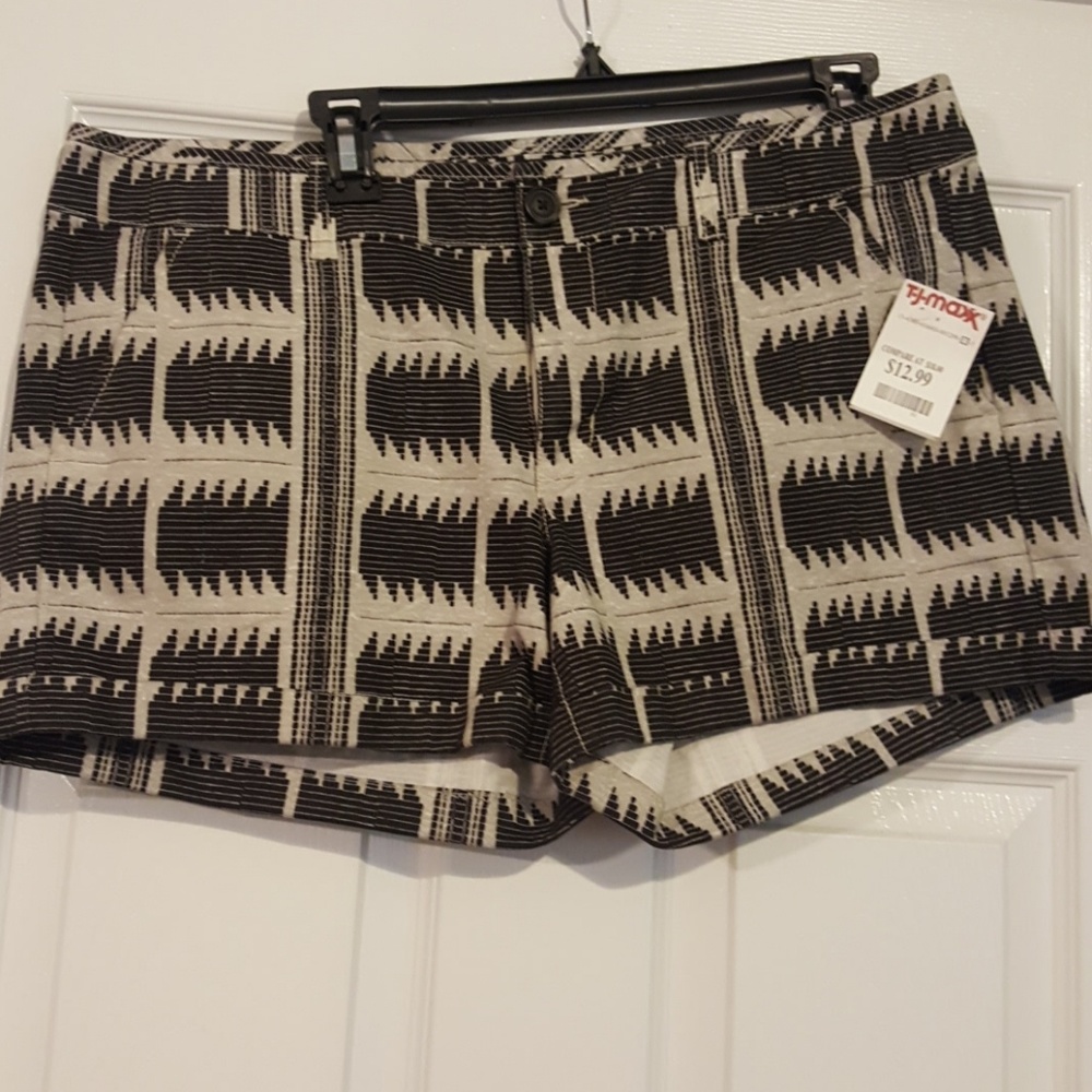 American Eagle tribal print shorts